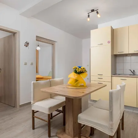 In 33071 Kraljevica