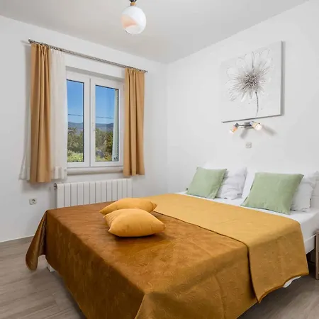 Apartment In 33071 *